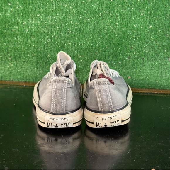 Converse Chuck Taylors All Star Gray White Sneakers Canvas Classic Kids Size 5Y - Picture 4 of 6